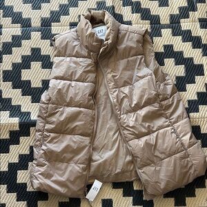 NWT GAP Light Brown Quilted Vest with Pockets